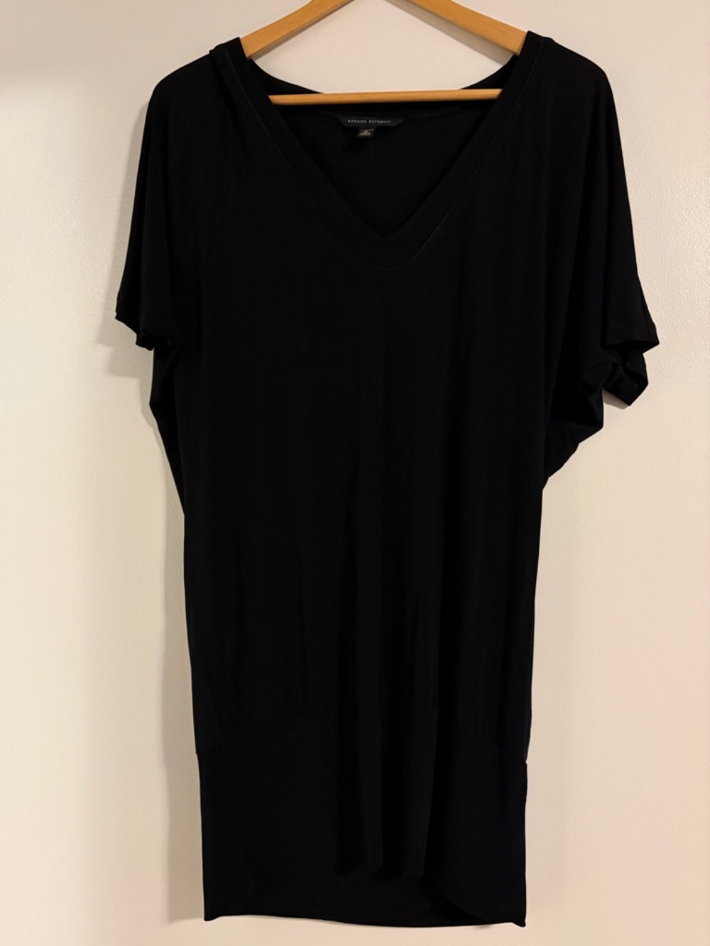 NEW Banana Republic Black V-Neck Banded Top